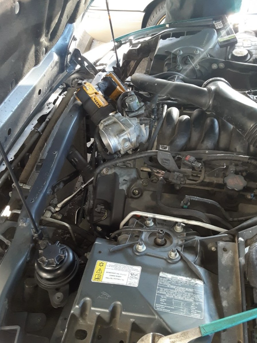 Cordless tools over the engine bay on a Chattanooga no start visit